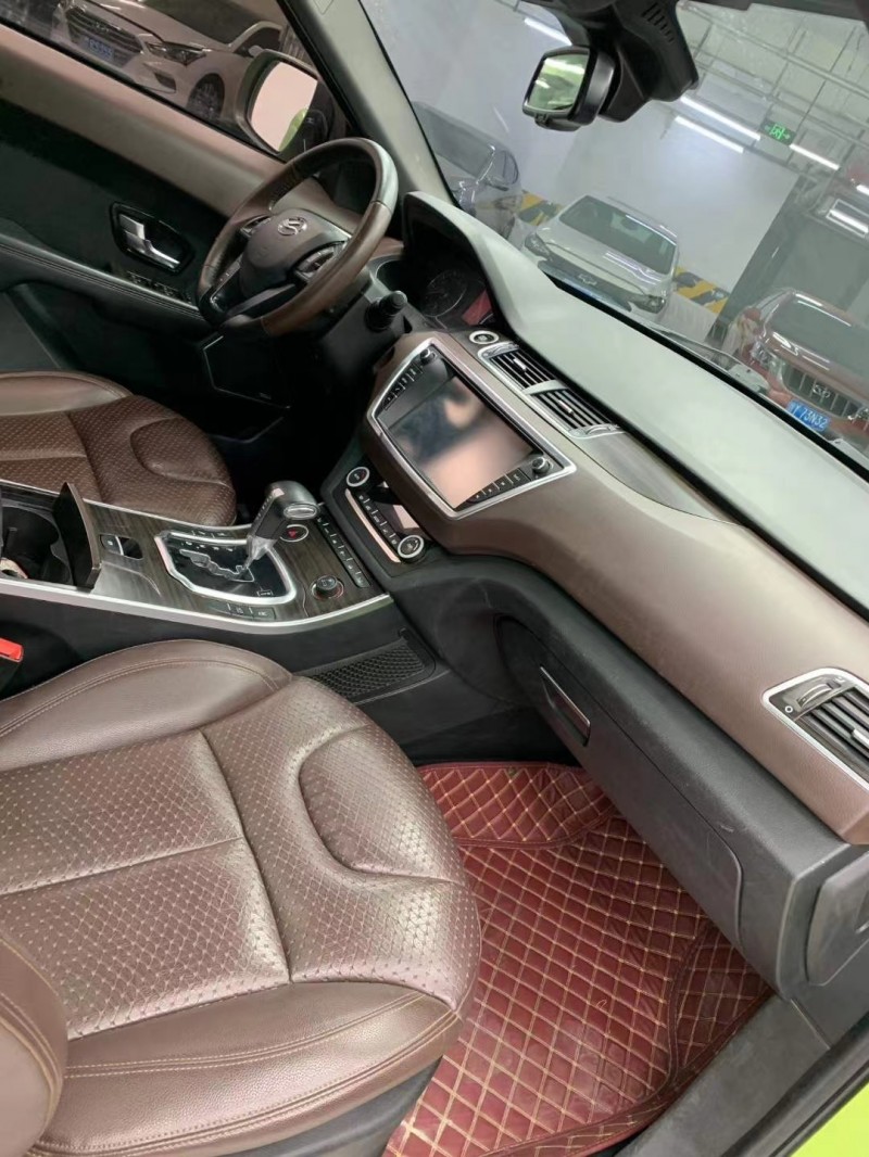 成都16年陆风X77