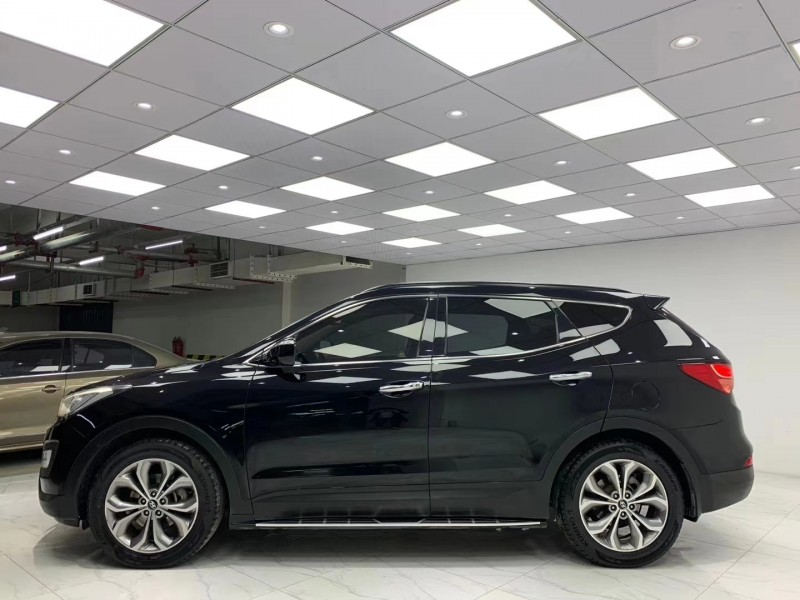 成都13年现代新胜达3