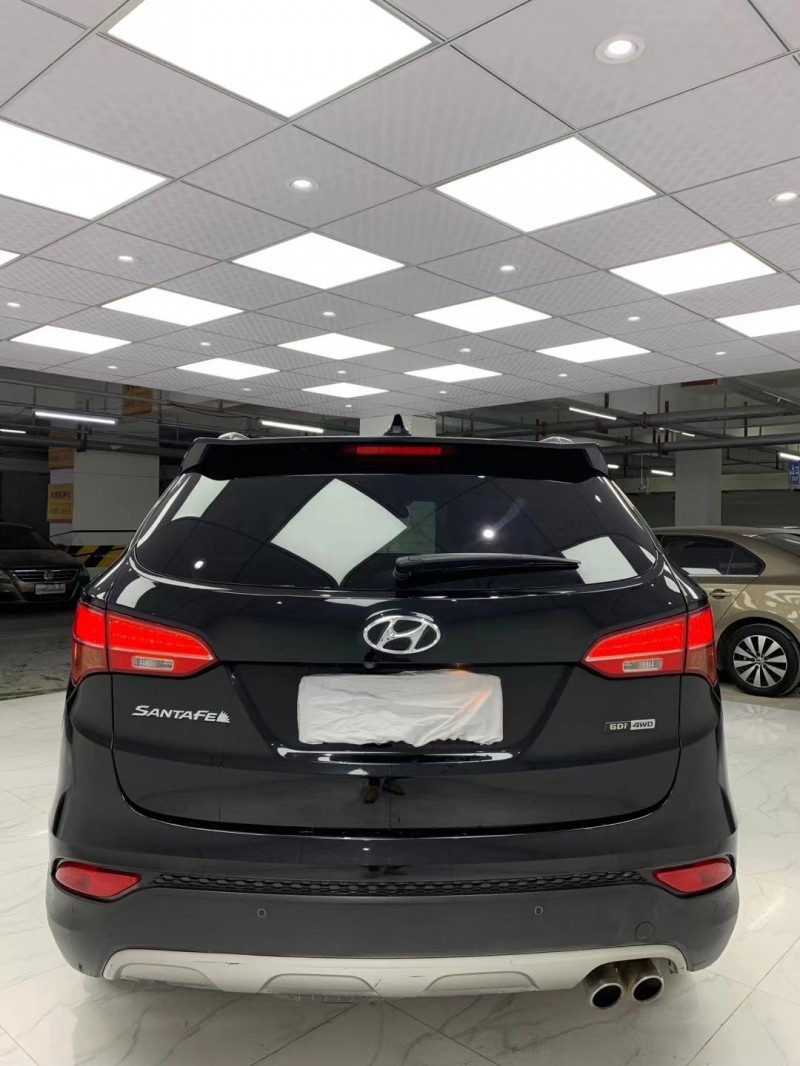 成都13年现代新胜达5