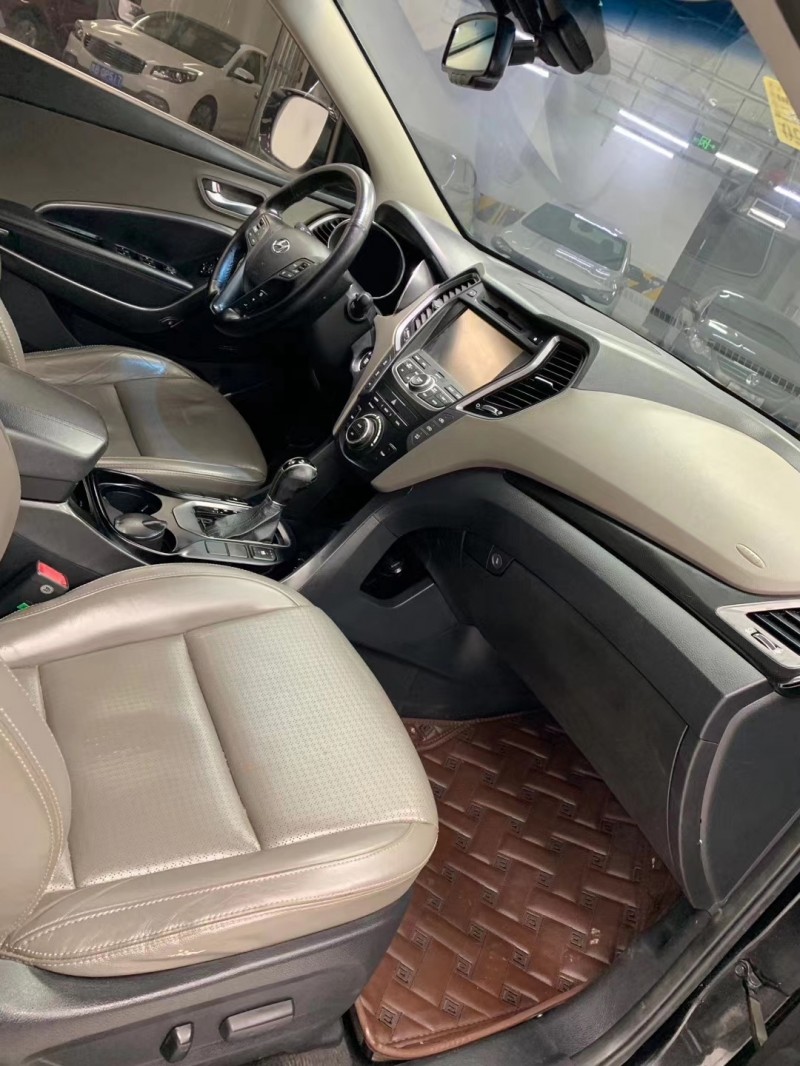 成都13年现代新胜达8