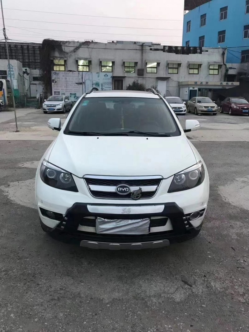 济南15年比亚迪S66