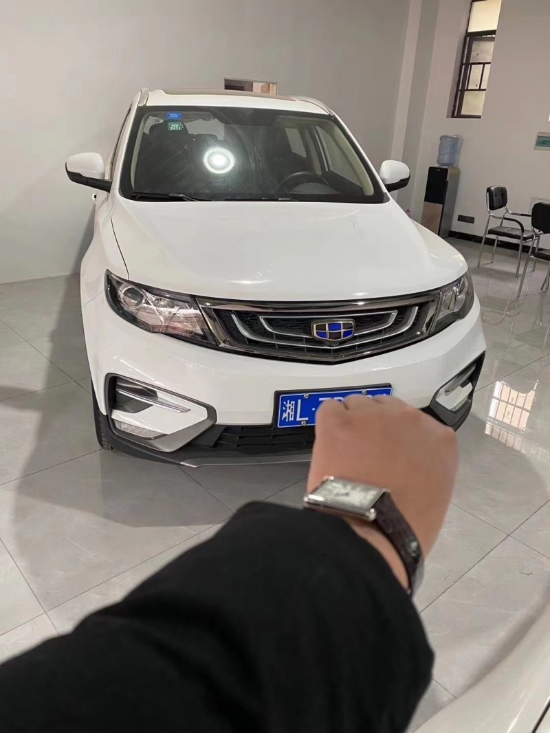 潍坊19年吉利博越2