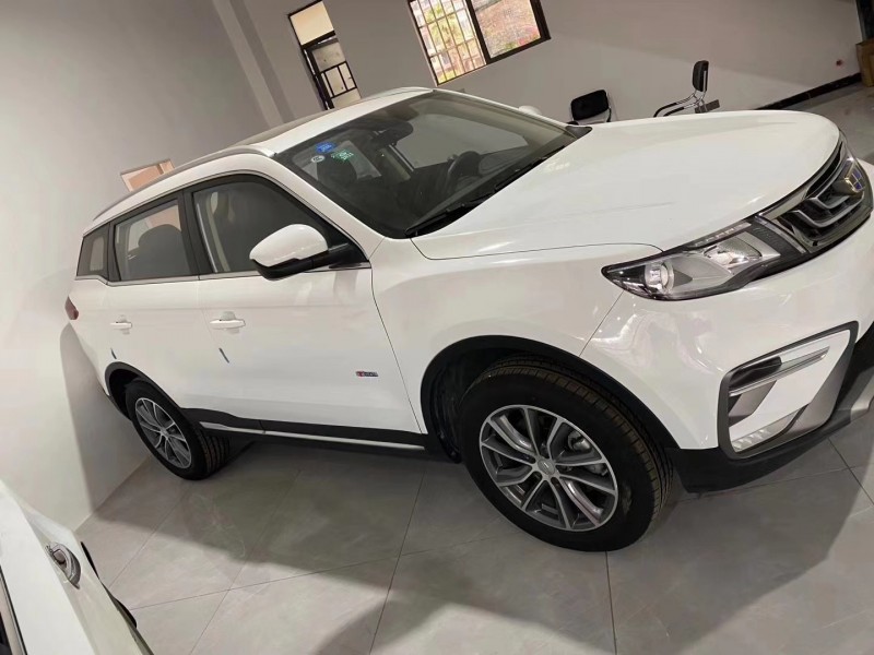 潍坊19年吉利博越4