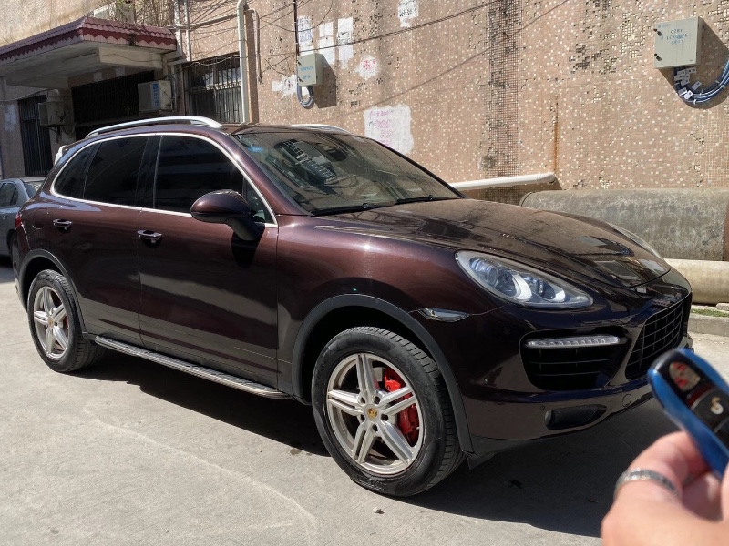 广州14年保时捷卡宴3