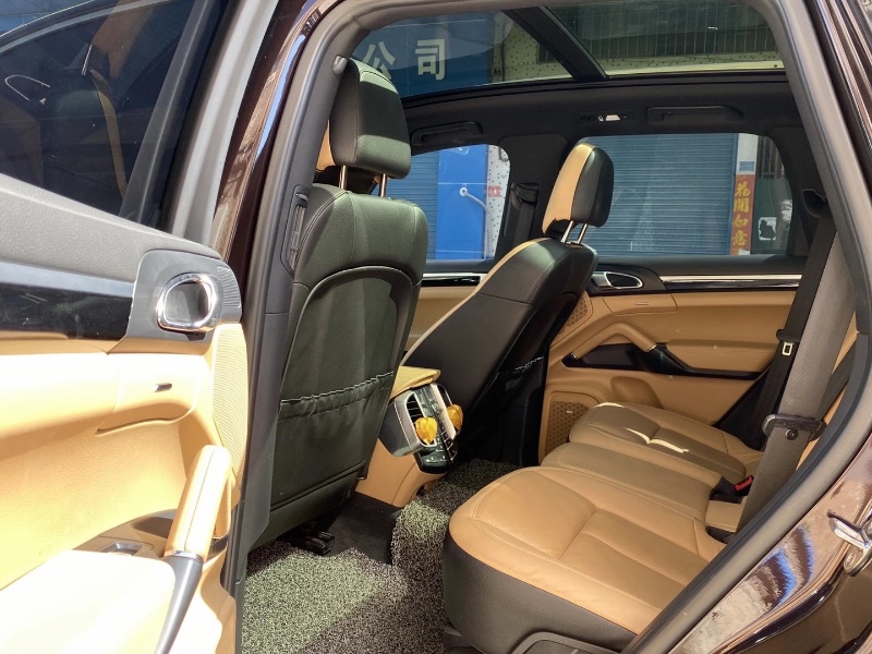 广州14年保时捷卡宴6