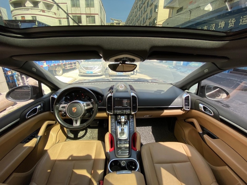 广州14年保时捷卡宴4