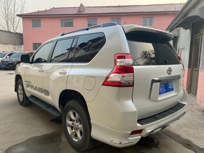 济南12年丰田普拉多4