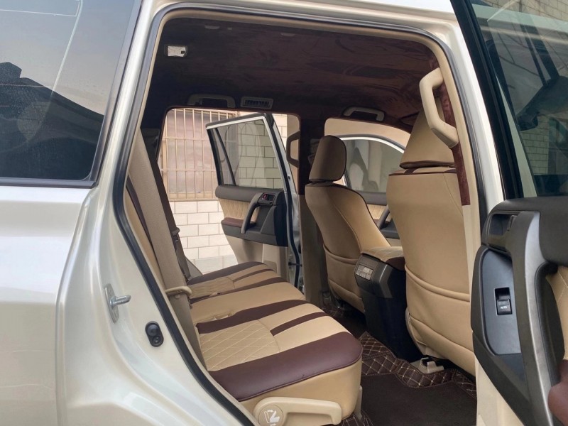 济南12年丰田普拉多8