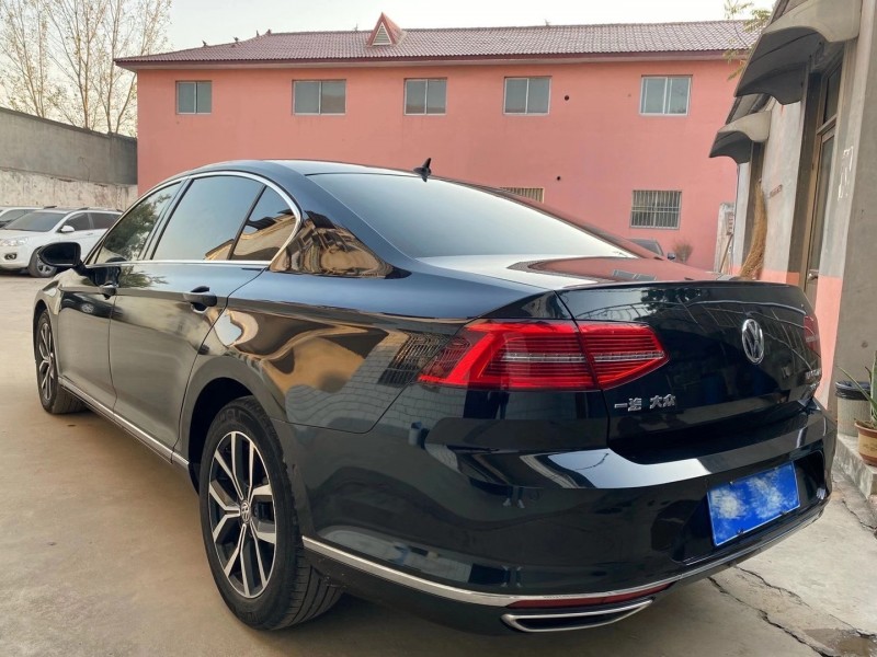 济南17年大众迈腾4