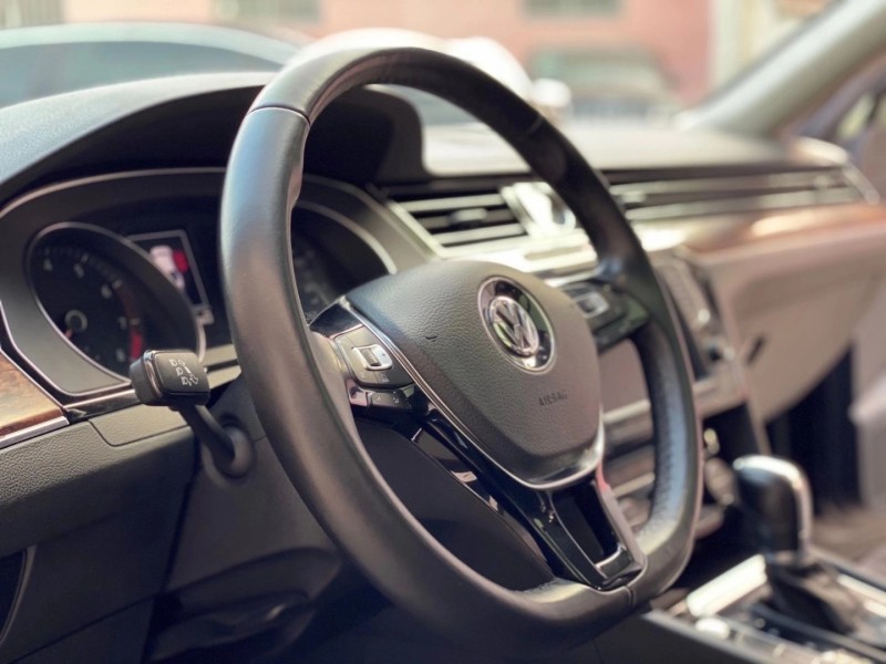 济南17年大众迈腾6