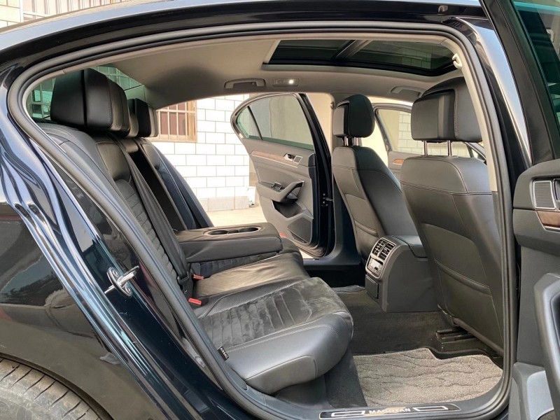 济南17年大众迈腾8