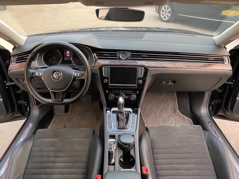 济南17年大众迈腾9