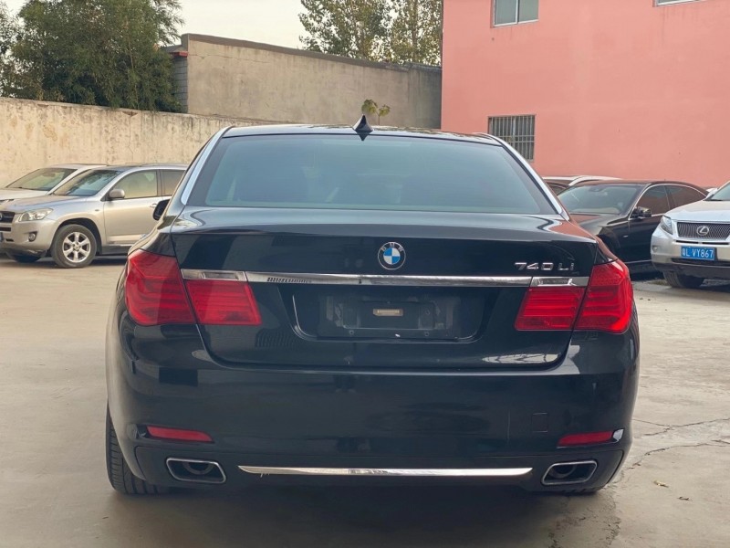 济南12年宝马7系5