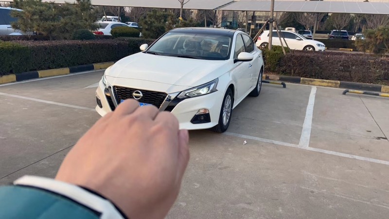 济南20年日产天籁1