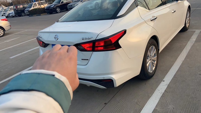 济南20年日产天籁3