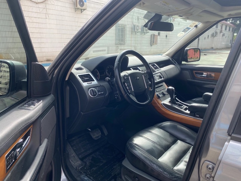 广州10年路虎揽胜运动7