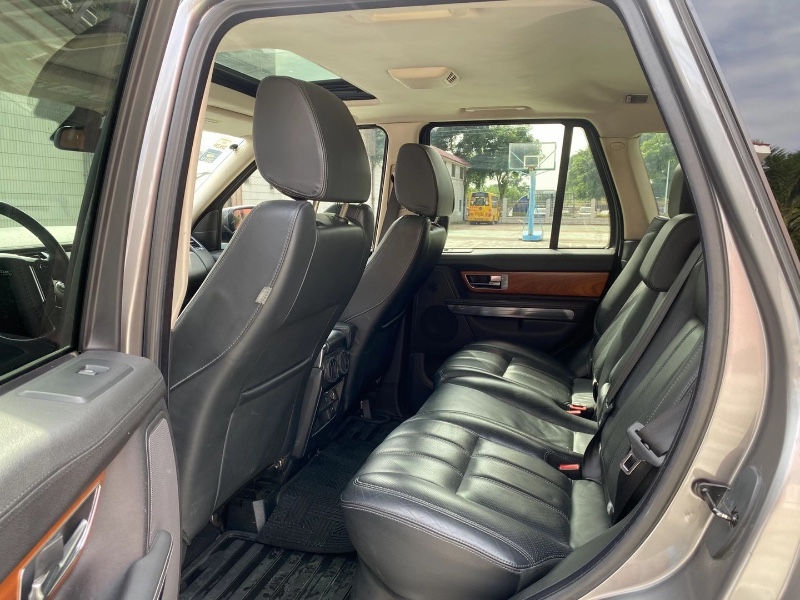 广州10年路虎揽胜运动8