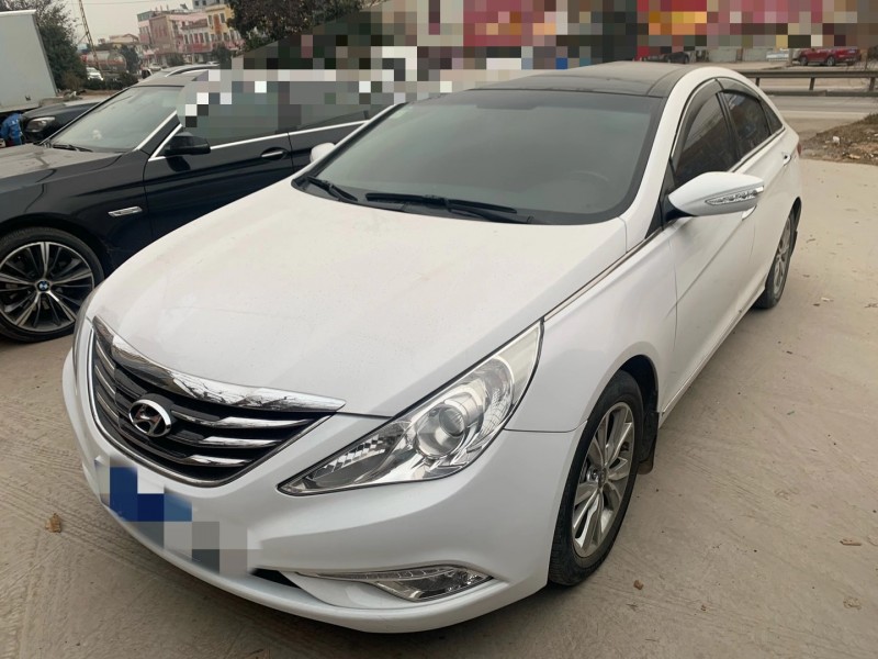 济南16年现代索纳塔八2