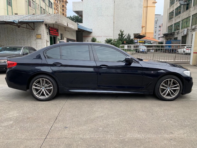 中山19年宝马5系4
