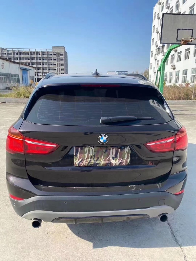 成都17年宝马X19