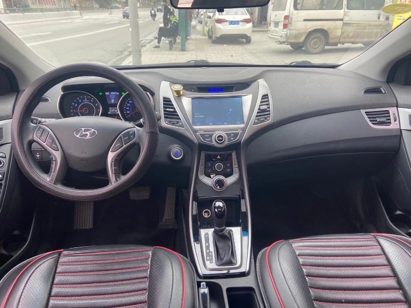 广州15年现代朗动7