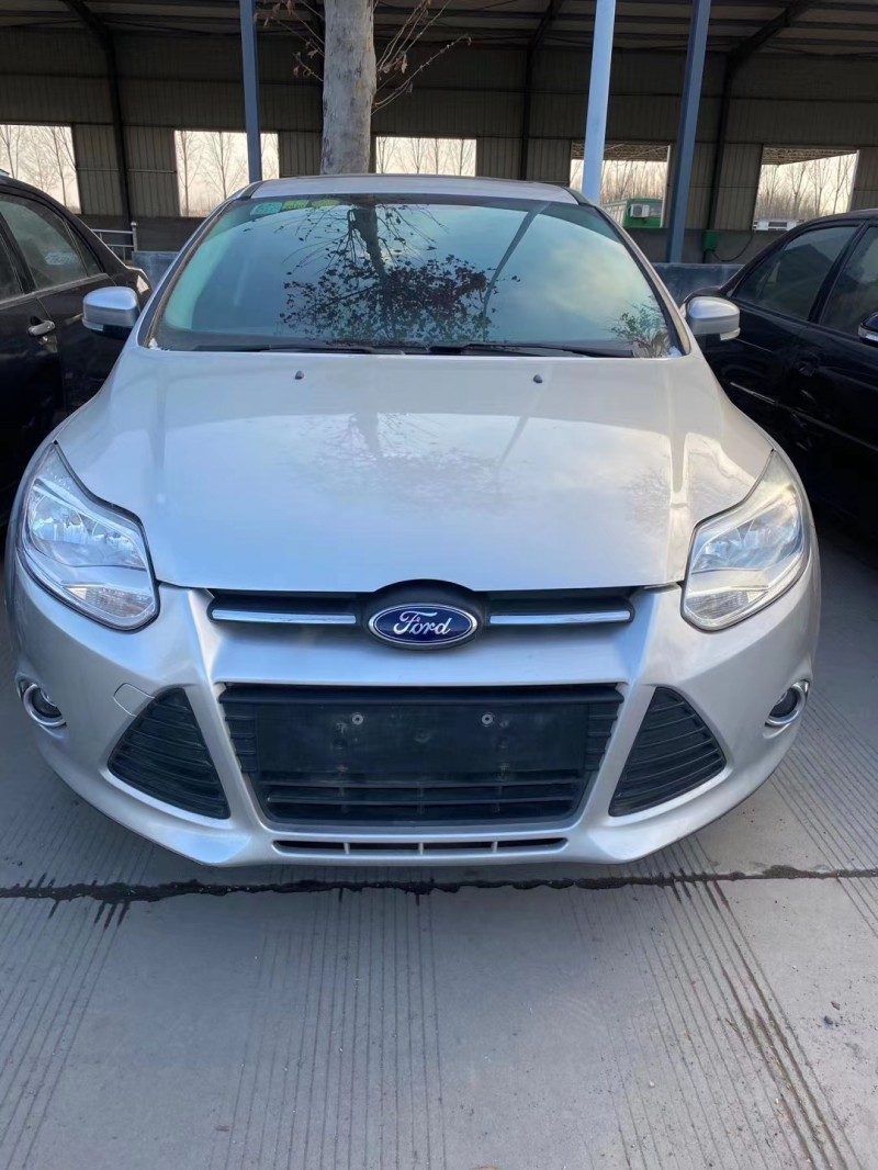 青岛13年福特福克斯1