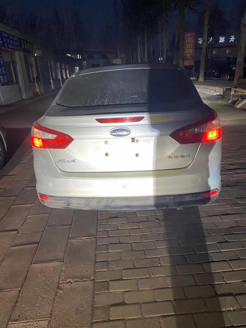 青岛13年福特福克斯3