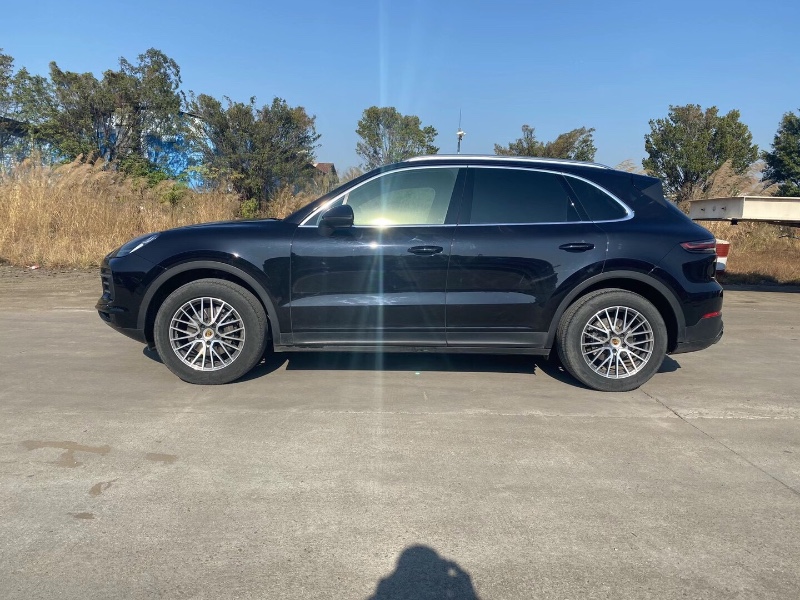 广州19年保时捷卡宴2