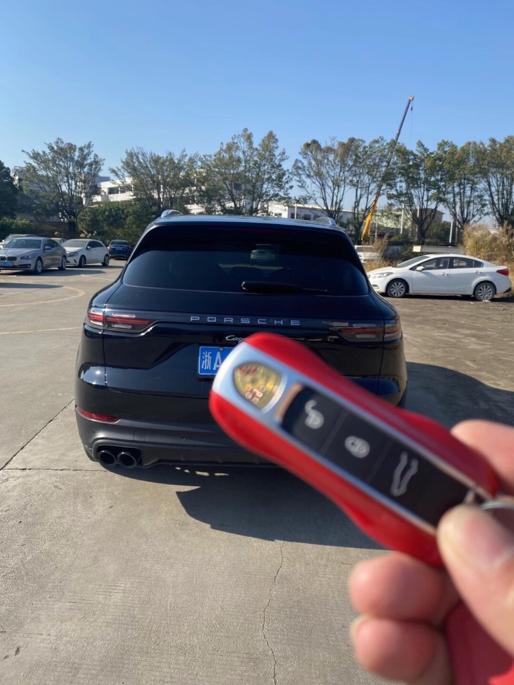 广州19年保时捷卡宴4