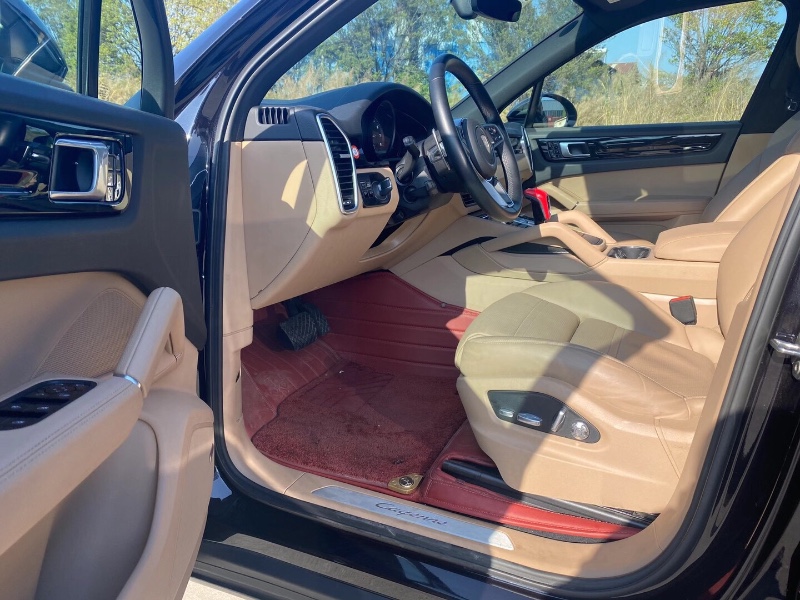 广州19年保时捷卡宴6