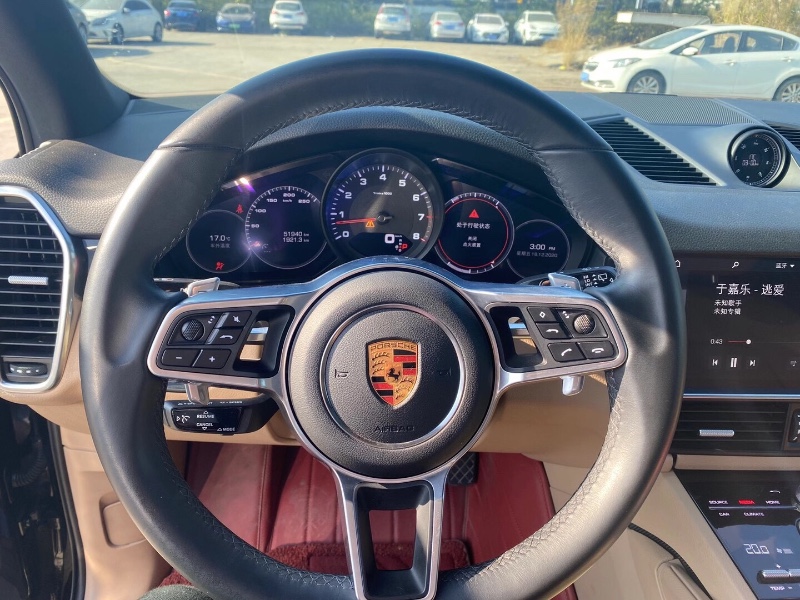 广州19年保时捷卡宴8