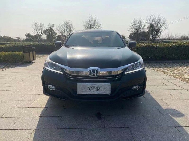 徐州16年本田雅阁1