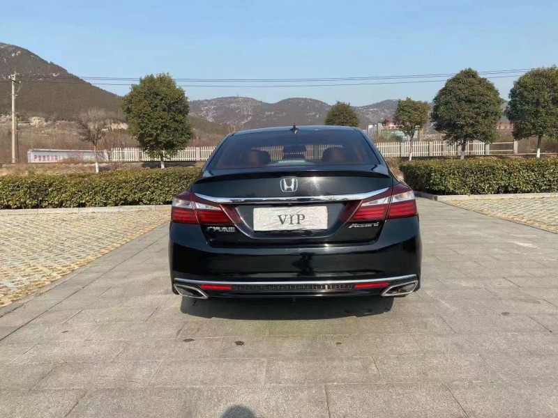 徐州16年本田雅阁4