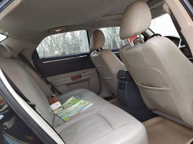 聊城09年克萊斯勒300C6