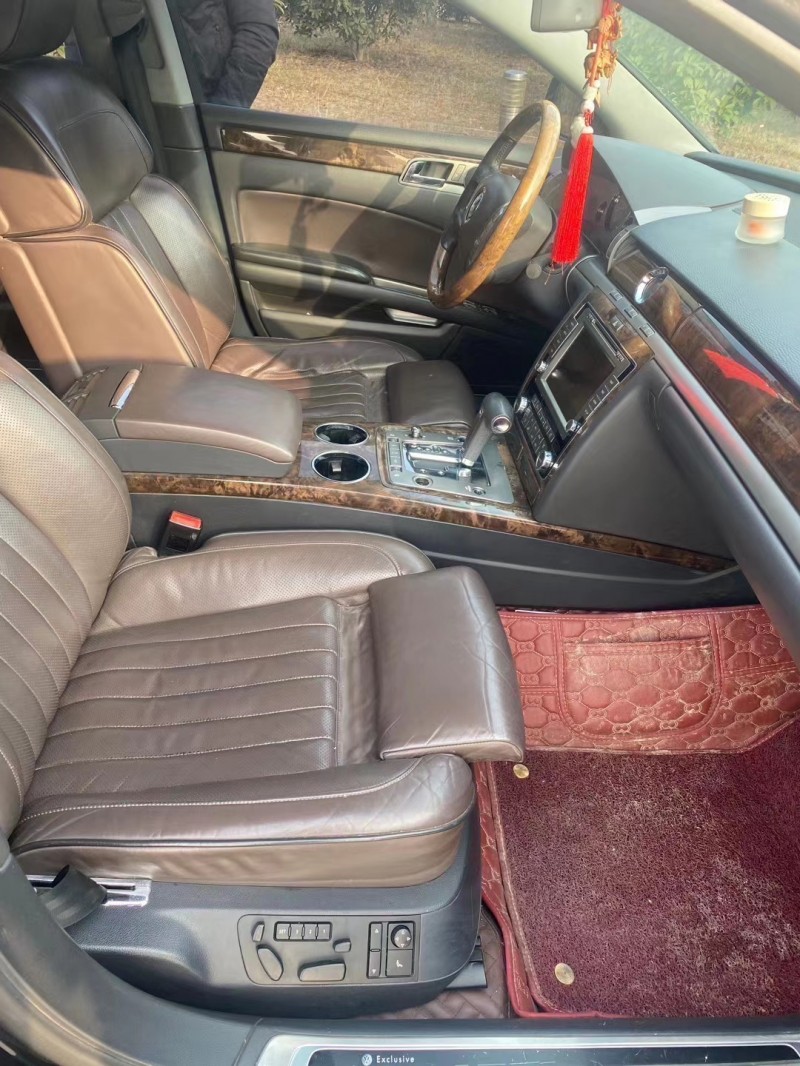 郑州11年大众辉腾8