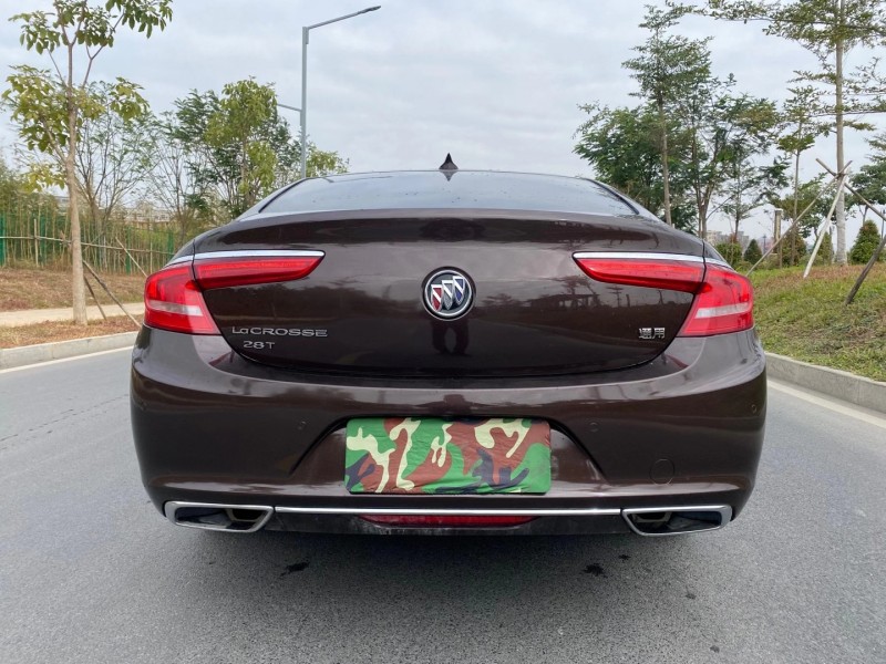 东莞19年别克君越5