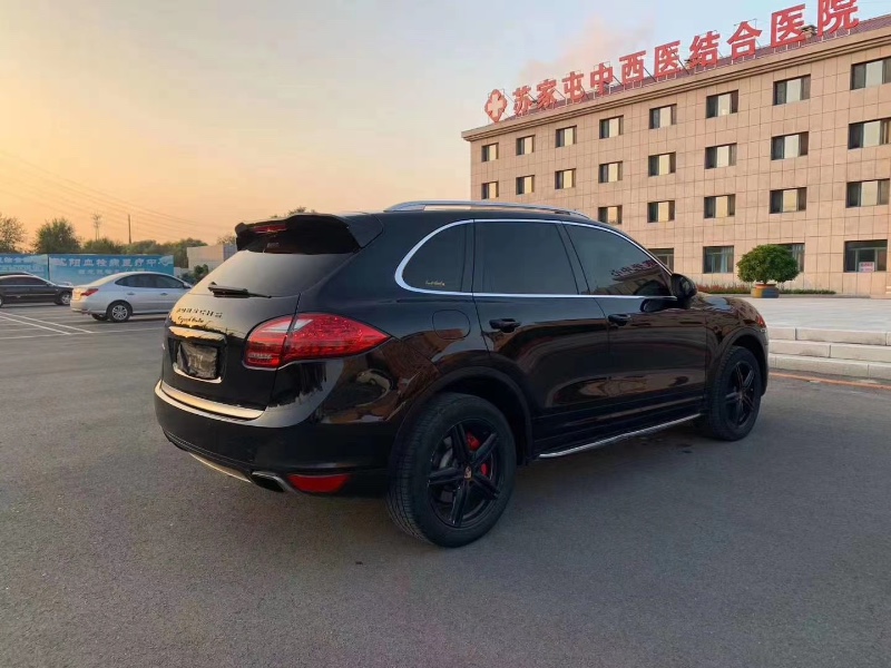 沈陽12年保時捷卡宴2