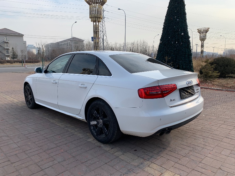 沈陽12年奧迪A4L4