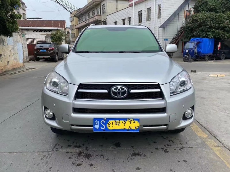 广州11年丰田RAV41