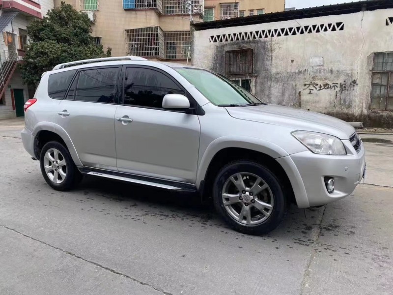 广州11年丰田RAV42