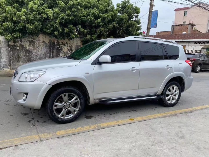 广州11年丰田RAV43