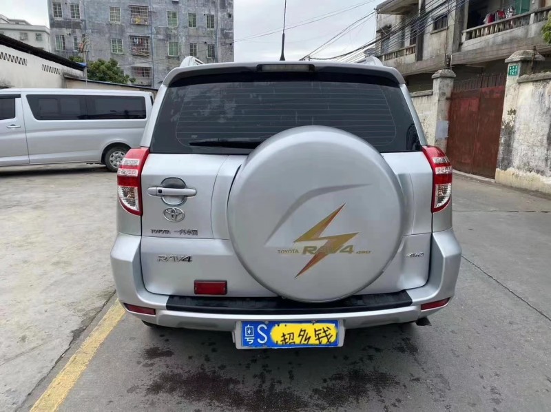 广州11年丰田RAV49