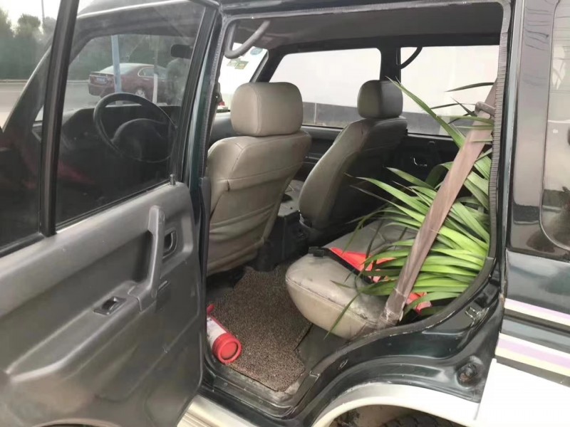 棗莊12年獵豹汽車黑金剛5