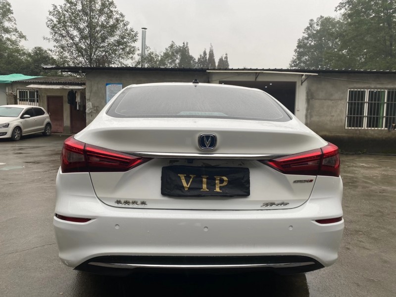 成都19年长安汽车逸动2