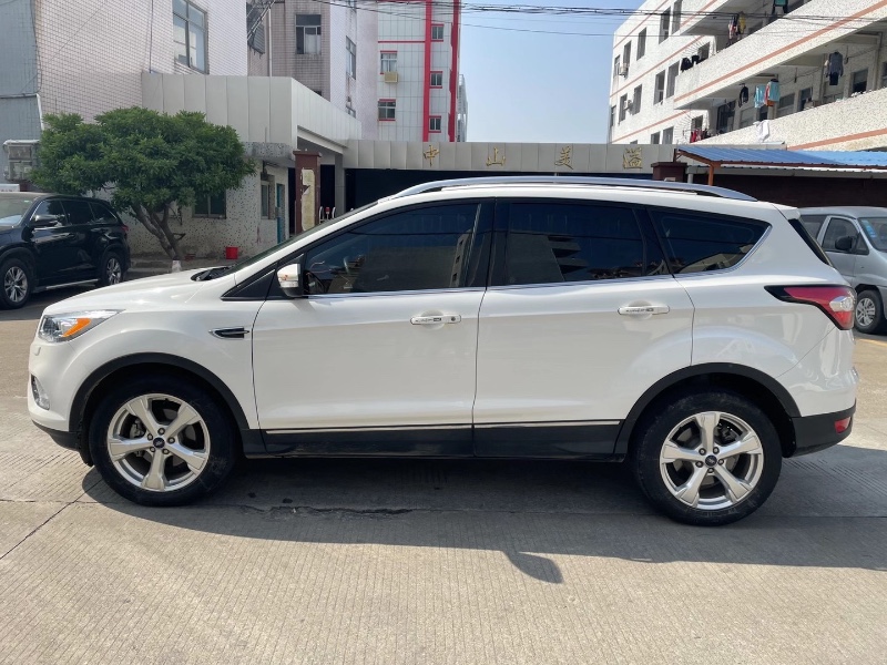 中山19年福特翼虎5