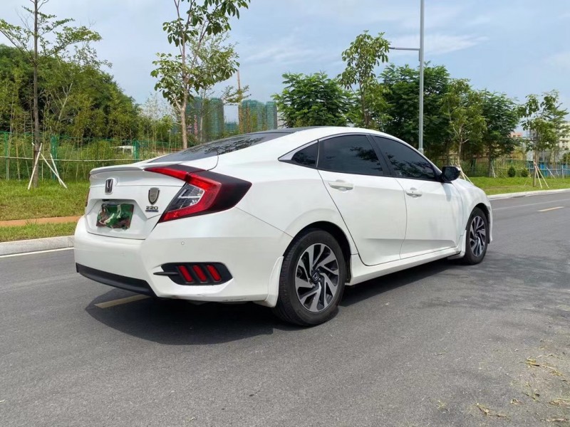 东莞17年本田思域4