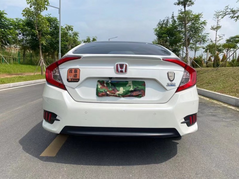 东莞17年本田思域5