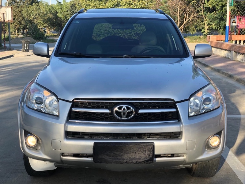 汕頭10年豐田RAV4榮放1