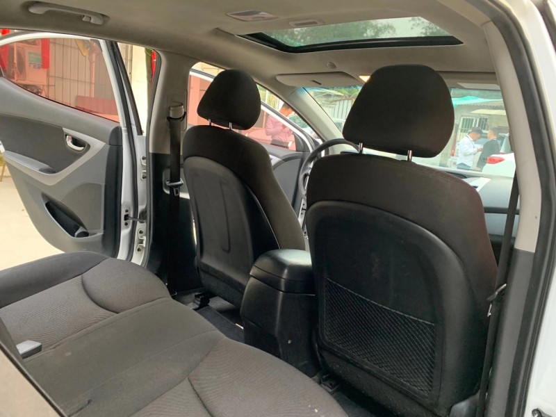 成都17年现代朗动5