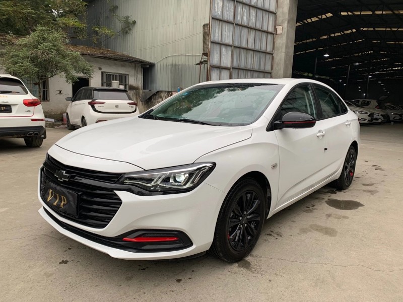 成都20年雪佛兰科鲁泽8